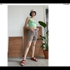 BDG HIGH WAISTED BERMUDA SHORTS PAISLEY 26 BROWN